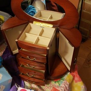 Jewelry box